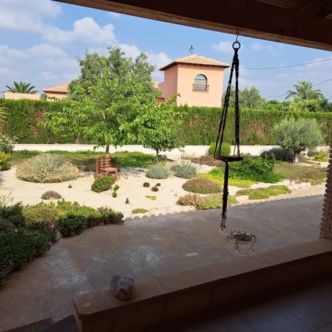 Chalet de 3 habitaciones en Catral en venta con piscina garaje - 390.000 € (Ref: 10078533)