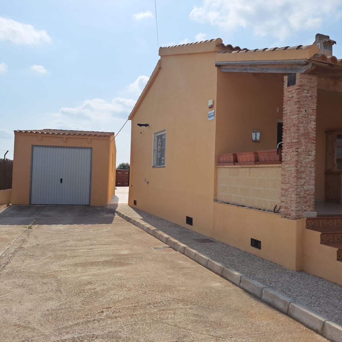 Chalet de 3 habitaciones en Catral en venta con piscina garaje - 390.000 € (Ref: 10078533)