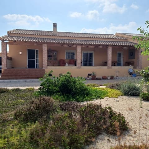 Chalet de 3 habitaciones en Catral en venta con piscina garaje - 390.000 € (Ref: 10078533)