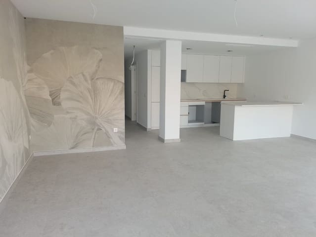 Apartamento de 3 habitaciones en Torrevieja en venta con piscina garaje - 300.000 € (Ref: 10079837)
