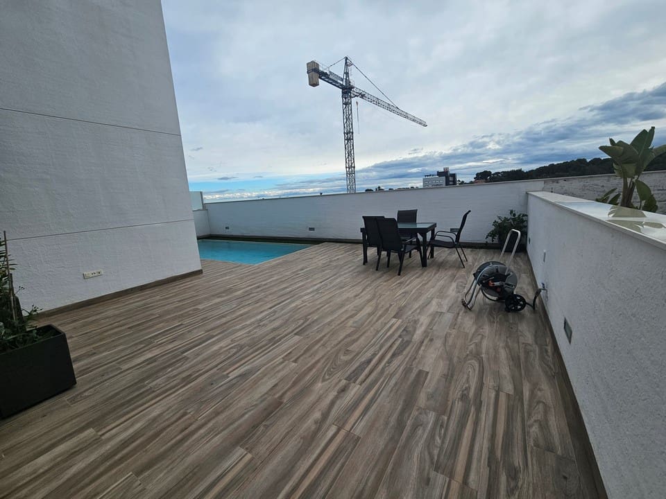 3 sypialnia Willa na sprzedaż w Torrevieja z basenem garażem - 495 000 € (Ref: 10079860)