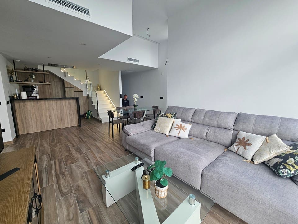 3 sypialnia Willa na sprzedaż w Torrevieja z basenem garażem - 495 000 € (Ref: 10079860)