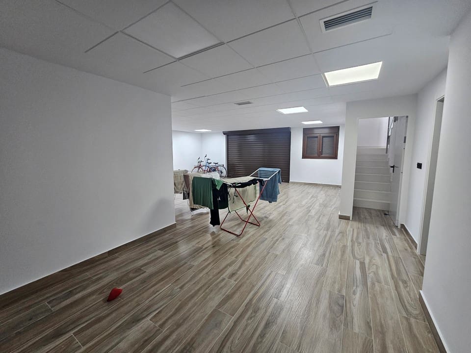 3 sypialnia Willa na sprzedaż w Torrevieja z basenem garażem - 495 000 € (Ref: 10079860)