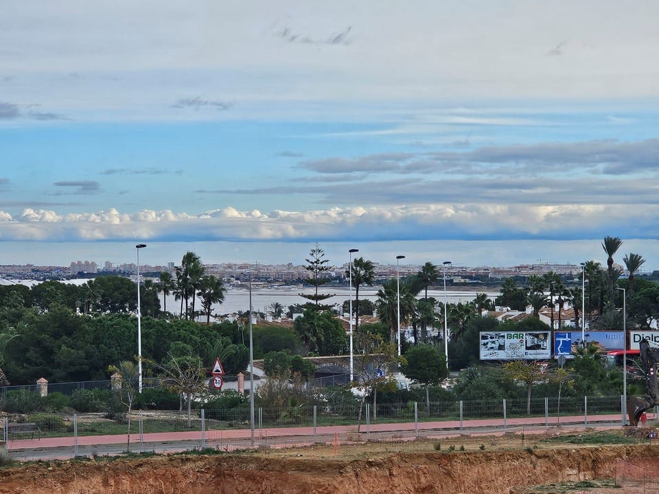 3 sypialnia Willa na sprzedaż w Torrevieja z basenem garażem - 495 000 € (Ref: 10079860)