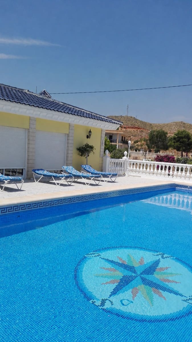 4 Zimmer Villa zu verkaufen in Crevillente / Crevillent mit Pool Garage - 850.000 € (Ref: 10079879)