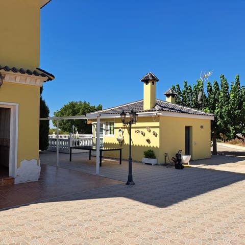 4 Zimmer Villa zu verkaufen in Crevillente / Crevillent mit Pool Garage - 850.000 € (Ref: 10079879)