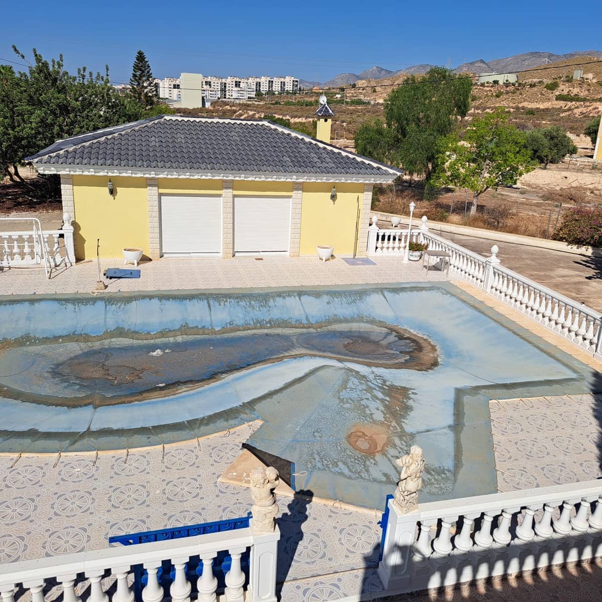 4 Zimmer Villa zu verkaufen in Crevillente / Crevillent mit Pool Garage - 850.000 € (Ref: 10079879)
