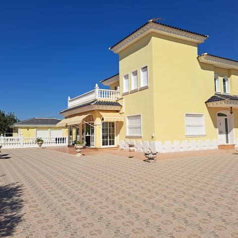 4 Zimmer Villa zu verkaufen in Crevillente / Crevillent mit Pool Garage - 850.000 € (Ref: 10079879)