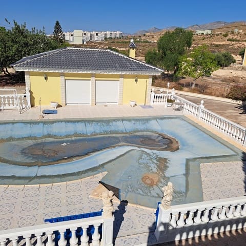 4 Zimmer Villa zu verkaufen in Crevillente / Crevillent mit Pool Garage - 850.000 € (Ref: 10079879)