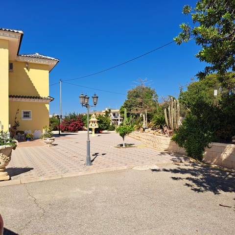 4 Zimmer Villa zu verkaufen in Crevillente / Crevillent mit Pool Garage - 850.000 € (Ref: 10079879)