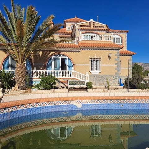 7 sovrum Villa till salu i Albatera med pool garage - 349 000 € (Ref: 10079901)
