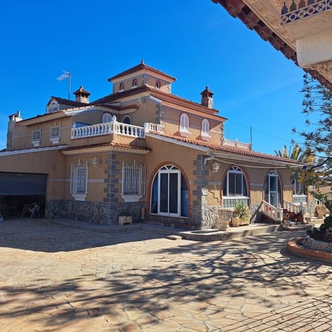 7 sovrum Villa till salu i Albatera med pool garage - 349 000 € (Ref: 10079901)