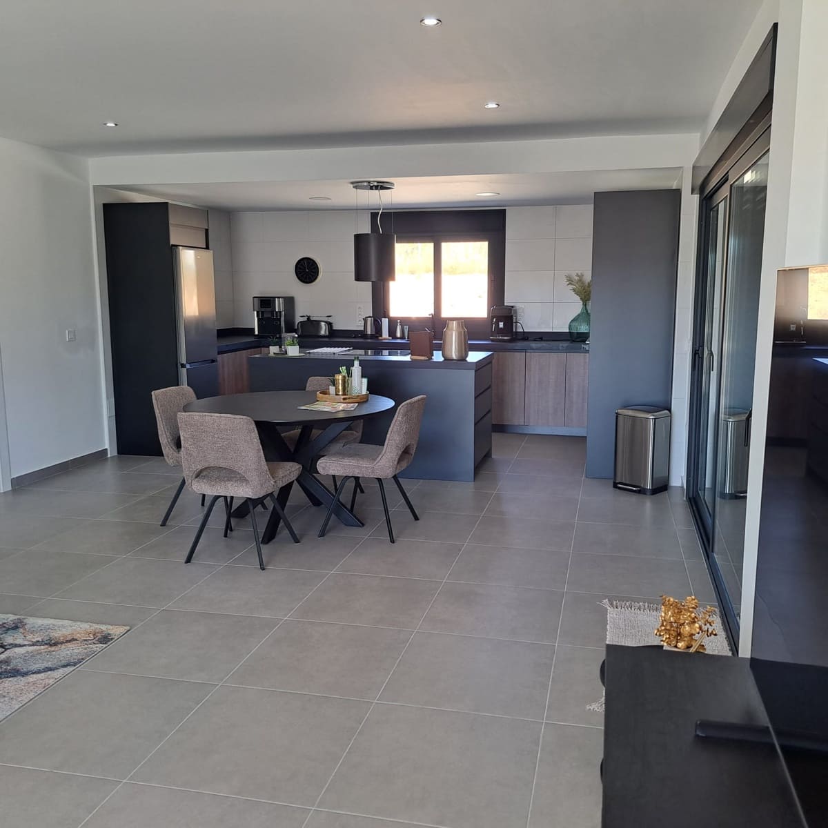 3 soveværelse Villa til salg i Macisvenda med swimmingpool garage - € 385.000 (Ref: 10120693)