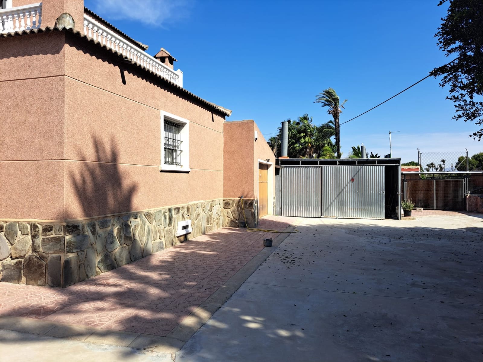 Chalet de 5 habitaciones en Elche / Elx en venta con piscina garaje - 420.000 € (Ref: 10120699)