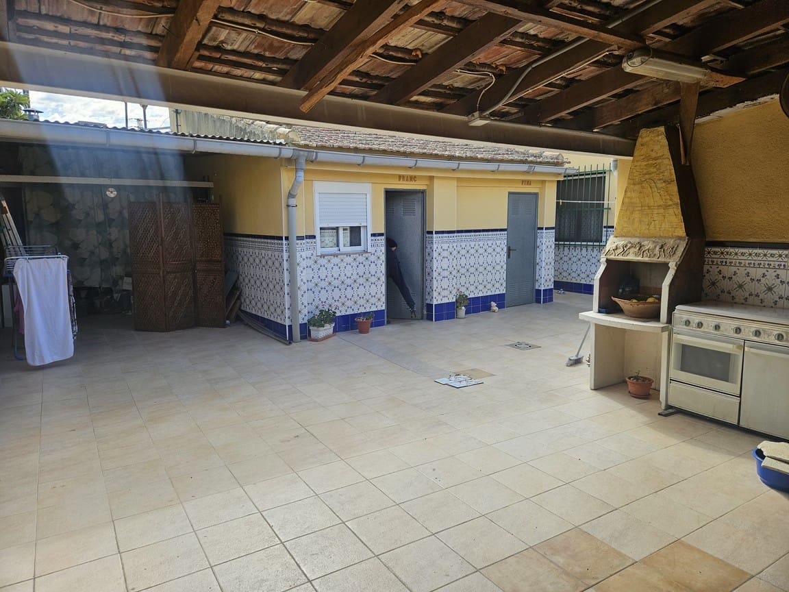 3 quarto Moradia para venda em Cox com garagem - 240 000 € (Ref: 10120707)