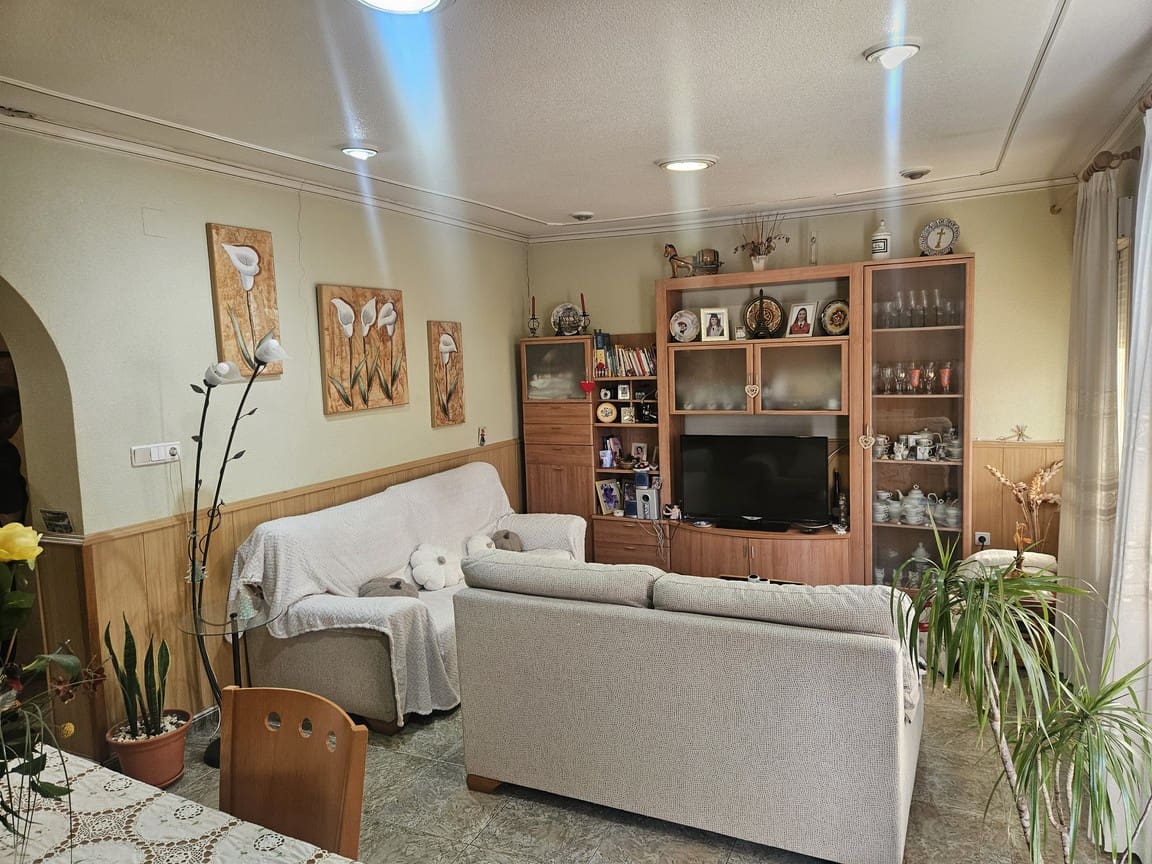 3 quarto Moradia para venda em Cox com garagem - 240 000 € (Ref: 10120707)