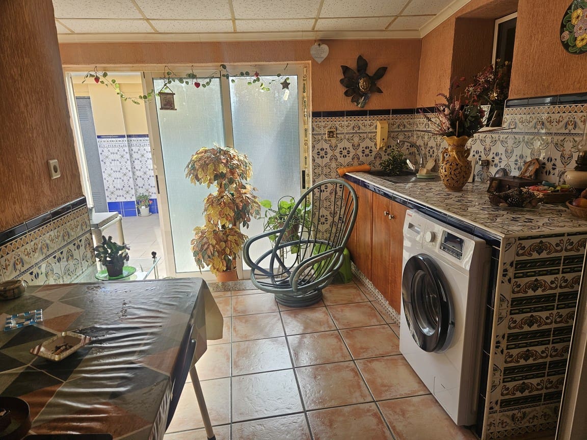 3 quarto Moradia para venda em Cox com garagem - 240 000 € (Ref: 10120707)