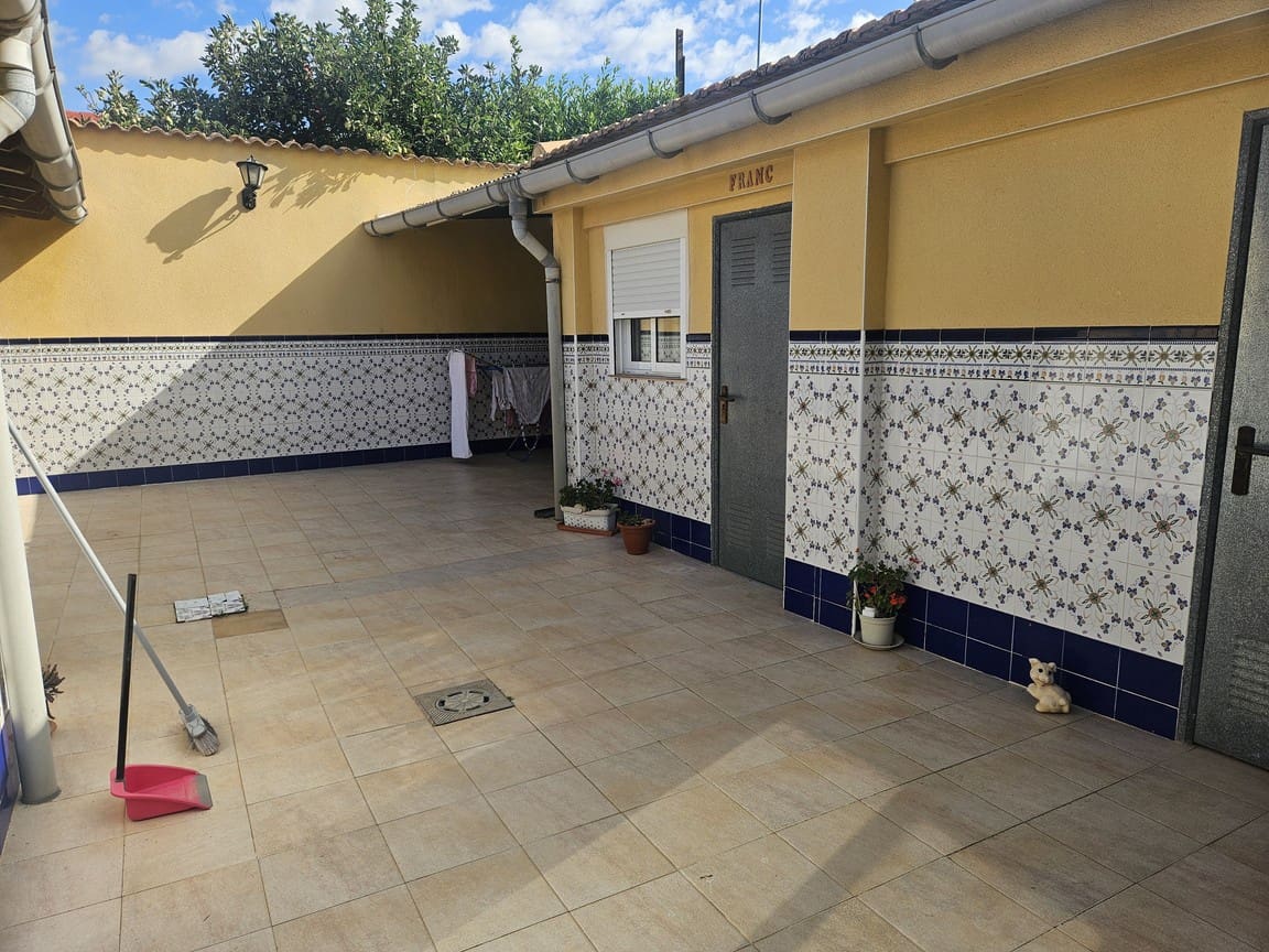 3 quarto Moradia para venda em Cox com garagem - 240 000 € (Ref: 10120707)