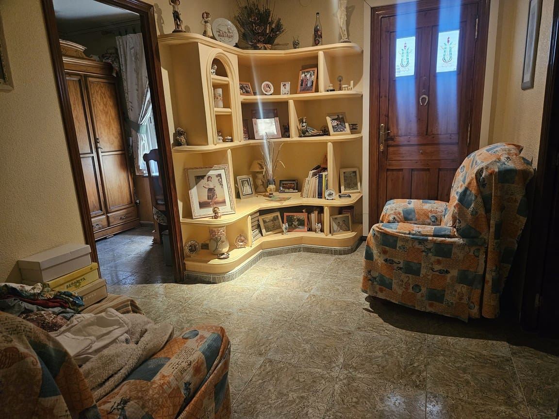 3 quarto Moradia para venda em Cox com garagem - 240 000 € (Ref: 10120707)