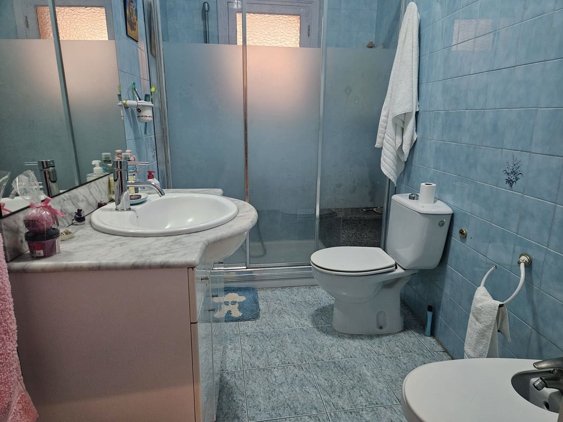 3 quarto Moradia para venda em Cox com garagem - 240 000 € (Ref: 10120707)