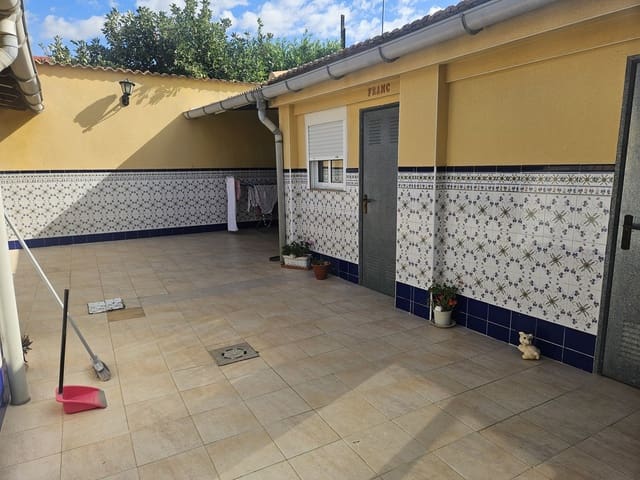 3 quarto Moradia para venda em Cox com garagem - 240 000 € (Ref: 10120707)