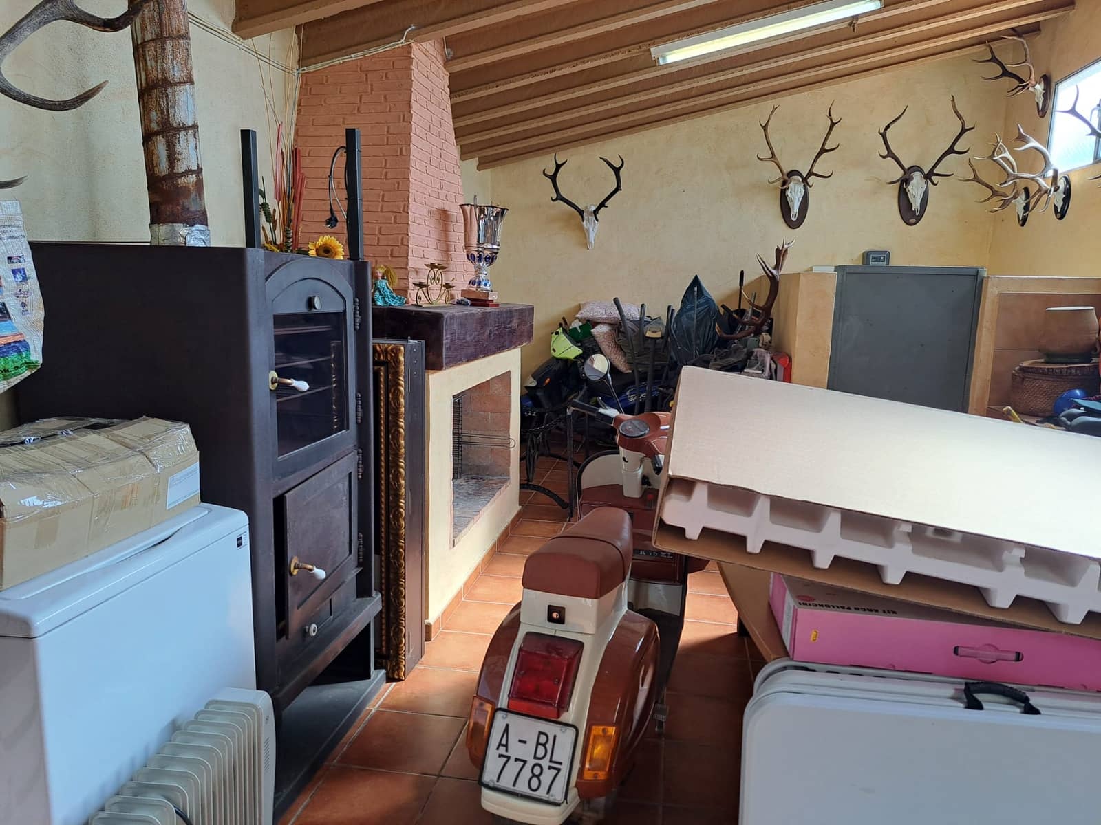 6 quarto Moradia para venda em Salinas com piscina garagem - 1 000 000 € (Ref: 10120776)
