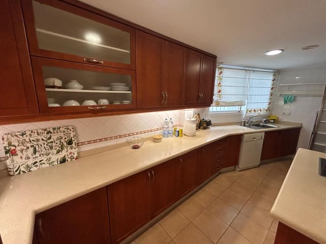 3 soveværelse Strandlejlighed til salg i Alicante by - € 600.000 (Ref: 10124739)