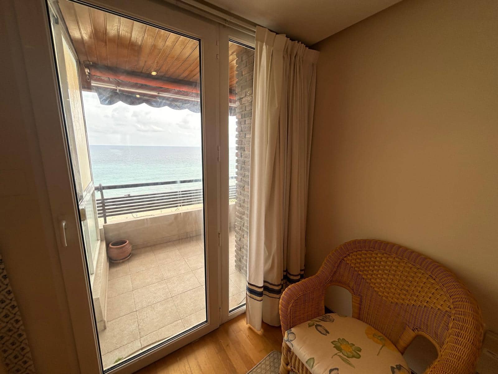 3 camera da letto Appartamento sulla Spiaggia in vendita in Alicante citta - 600.000 € (Rif: 10124739)