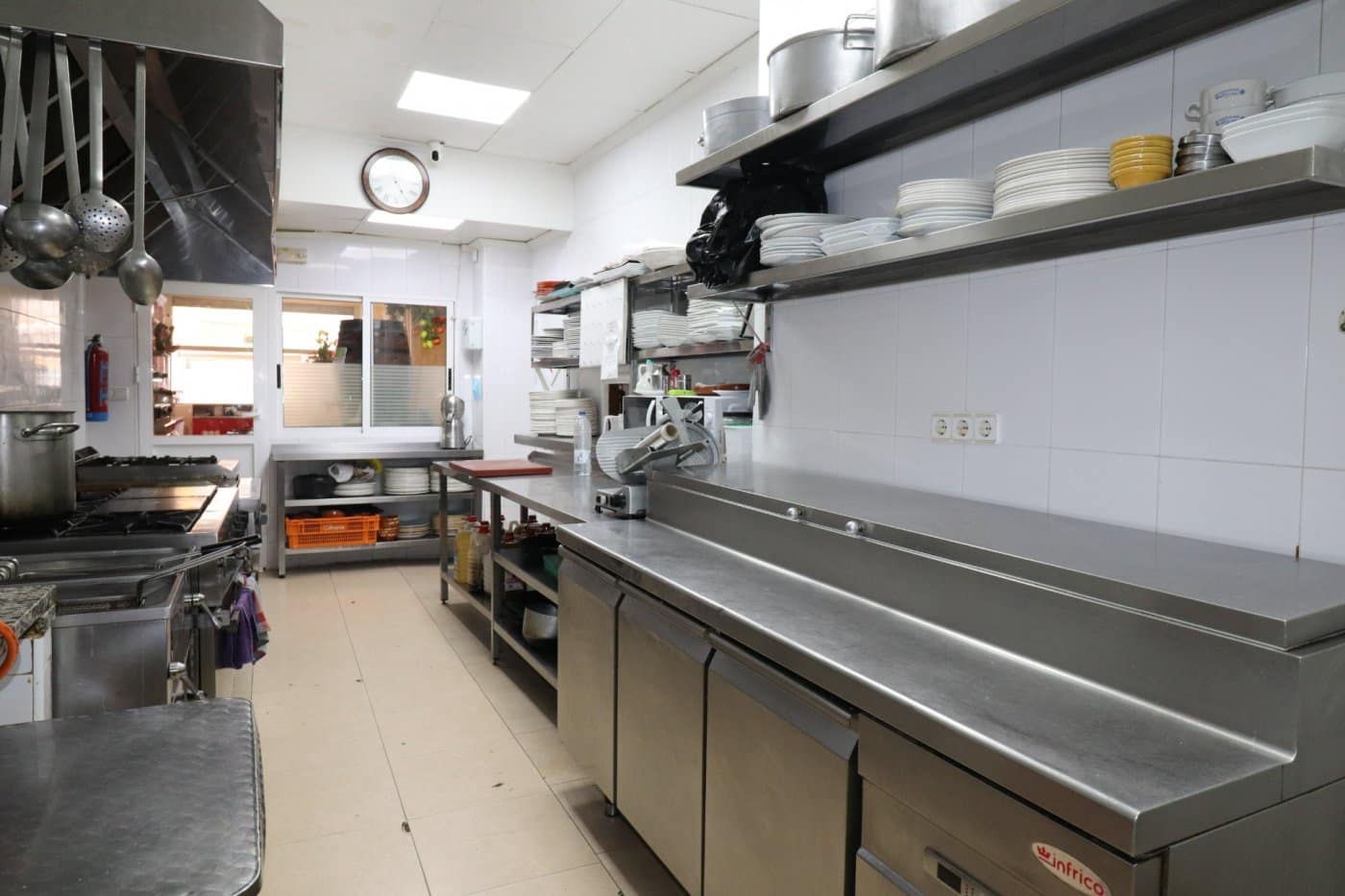 Commercial for sale in Torrevieja - € 399,795 (Ref: 7585225)