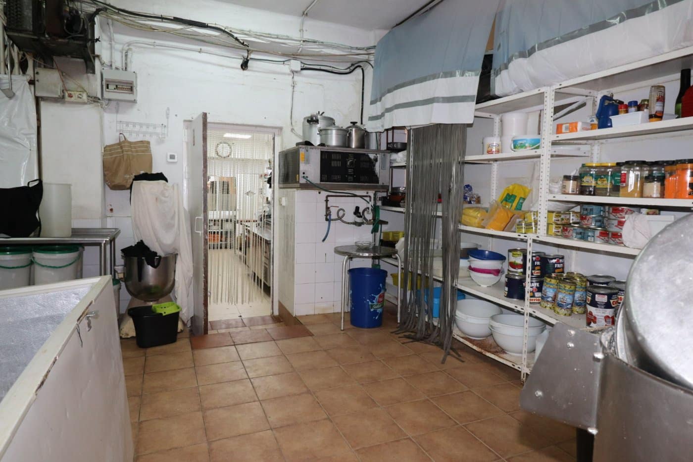 Commercial for sale in Torrevieja - € 399,795 (Ref: 7585225)