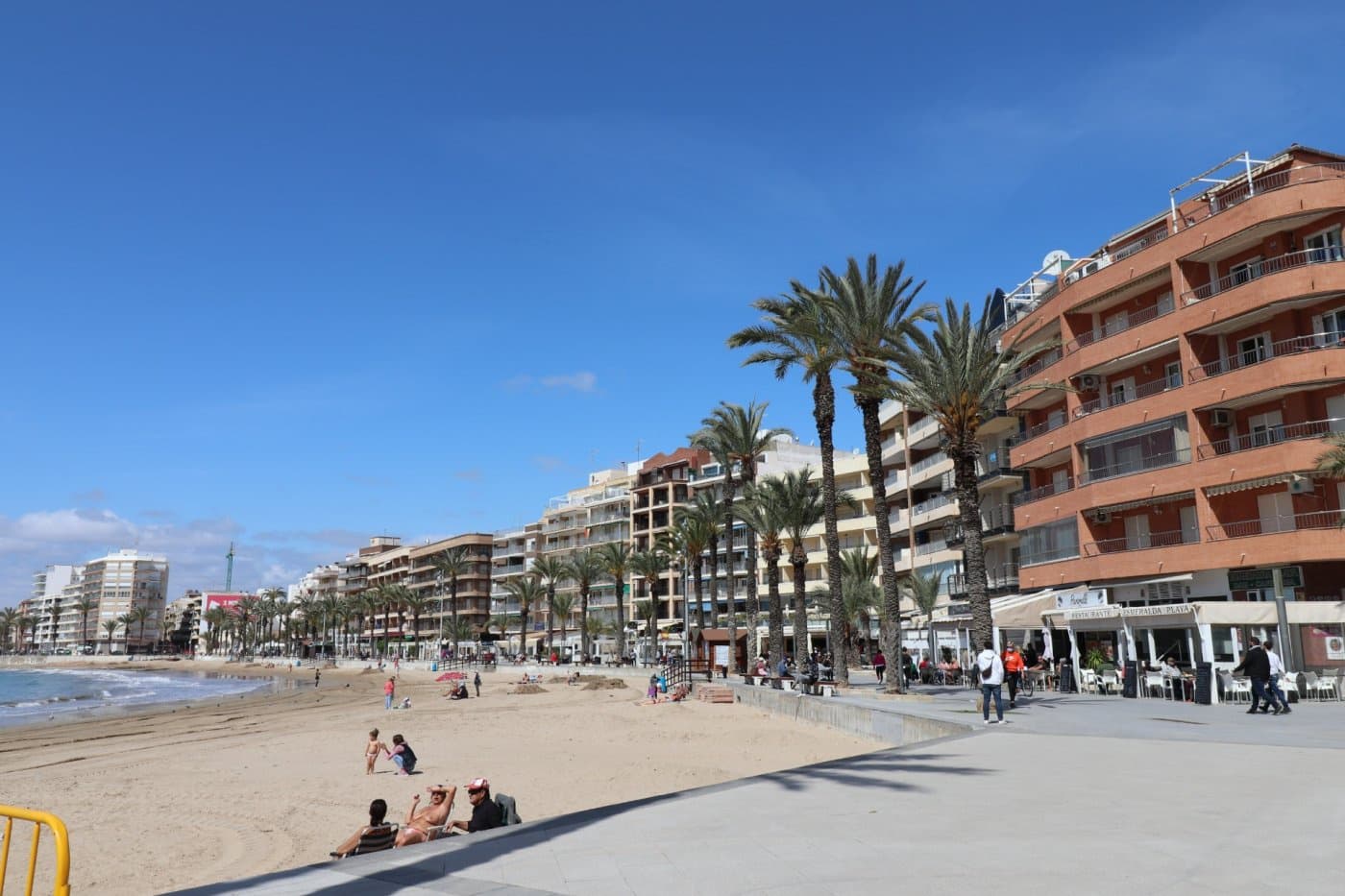 Commercial for sale in Torrevieja - € 399,795 (Ref: 7585225)