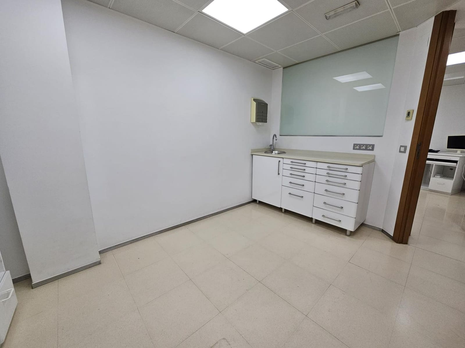 6 bedroom Flat for sale in Torrevieja - € 420,000 (Ref: 7592842)