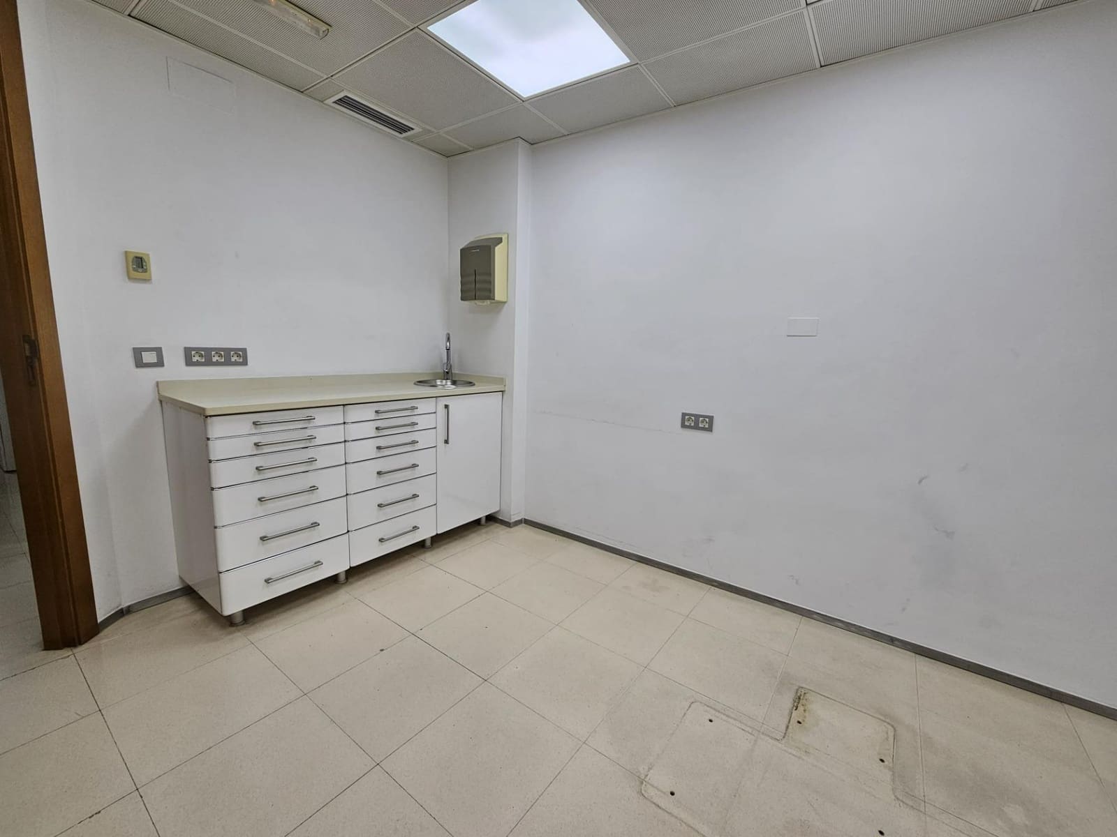 6 bedroom Flat for sale in Torrevieja - € 420,000 (Ref: 7592842)