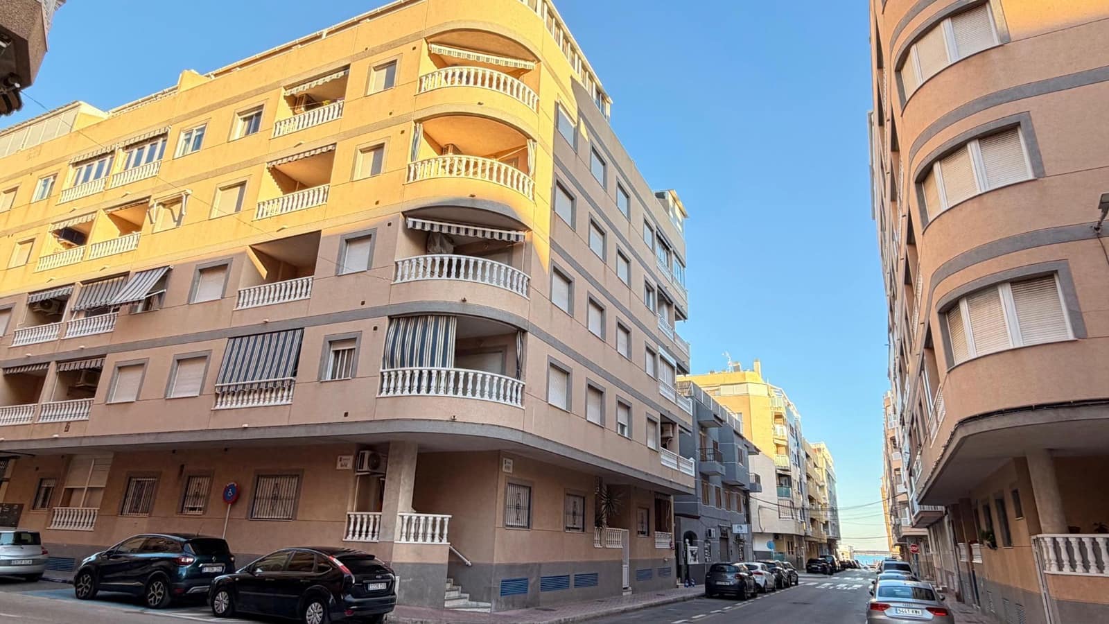 Ático de 3 habitaciones en Torrevieja en venta - 220.000 € (Ref: 9739173)