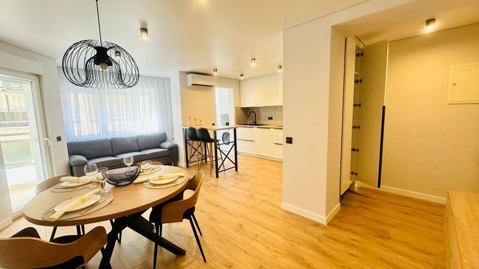 3 bedroom Apartment for sale in Torrevieja - € 249,605 (Ref: 9739174)