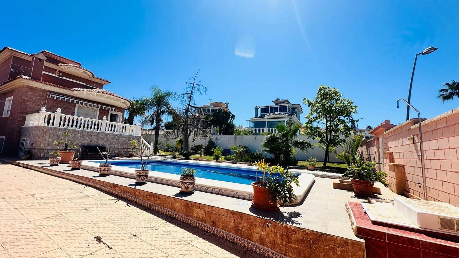 3 bedroom Villa for sale in Torrevieja with pool - € 780,000 (Ref: 9739176)