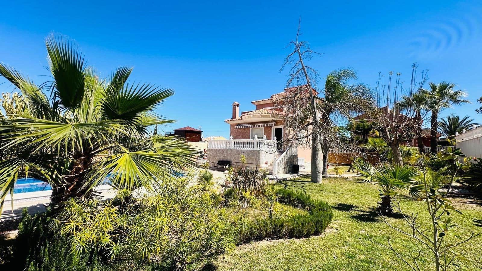 3 bedroom Villa for sale in Torrevieja with pool - € 780,000 (Ref: 9739176)