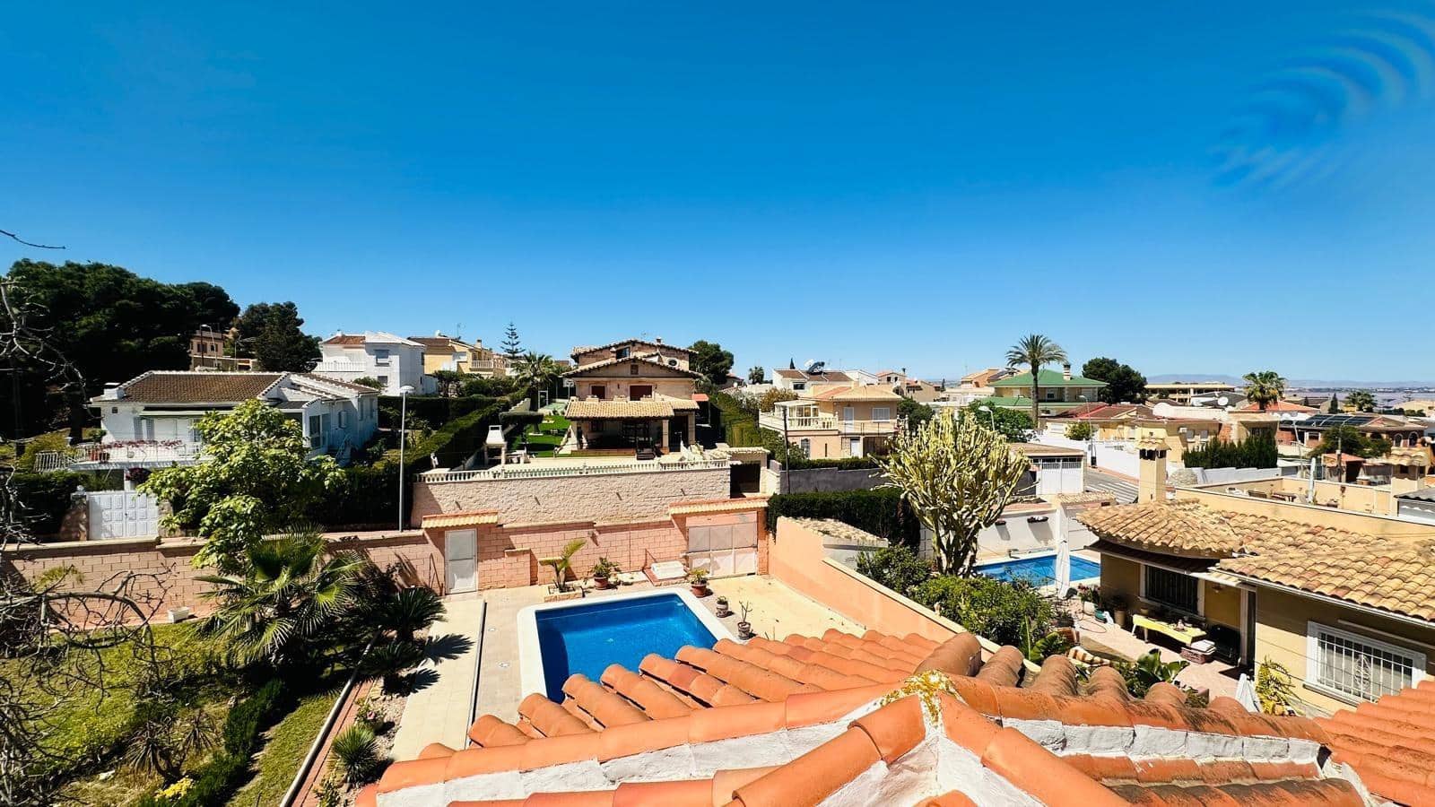 3 bedroom Villa for sale in Torrevieja with pool - € 780,000 (Ref: 9739176)