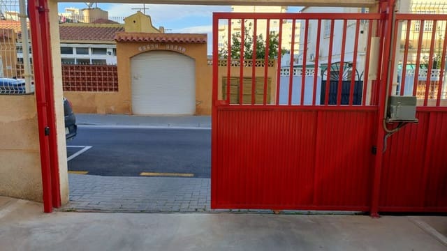 Garaje en Nueva Torrevieja, Torrevieja en venta - 5.700 € (Ref: 9739177)