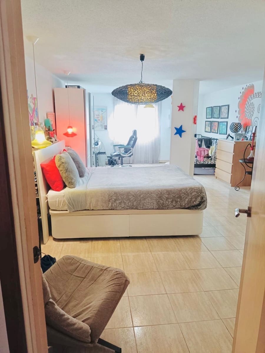 3 bedroom Apartment for sale in Torrevieja with garage - € 280,000 (Ref: 9739178)