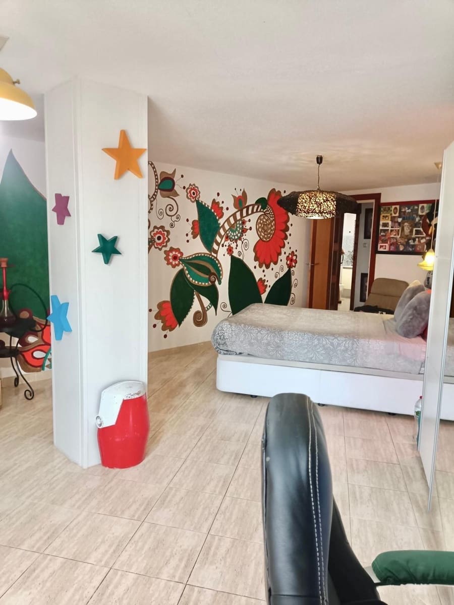 3 bedroom Apartment for sale in Torrevieja with garage - € 280,000 (Ref: 9739178)