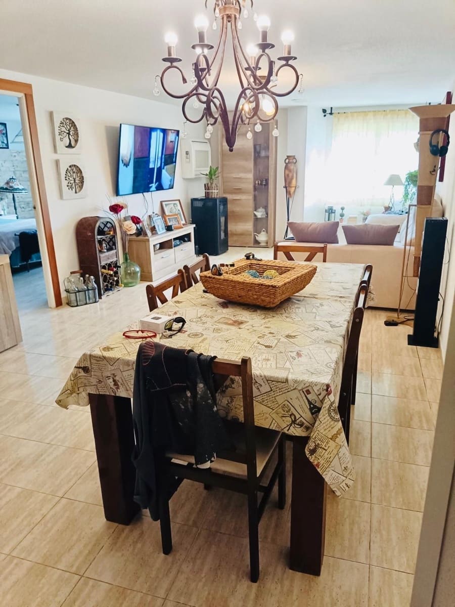 3 bedroom Apartment for sale in Torrevieja with garage - € 280,000 (Ref: 9739178)