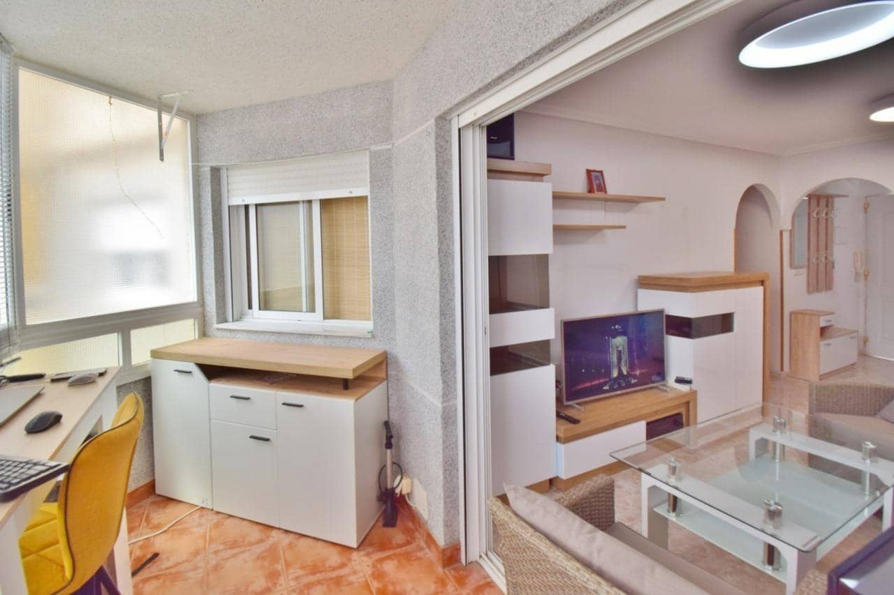 2 bedroom Flat for sale in Torrevieja with pool - € 145,500 (Ref: 9831594)