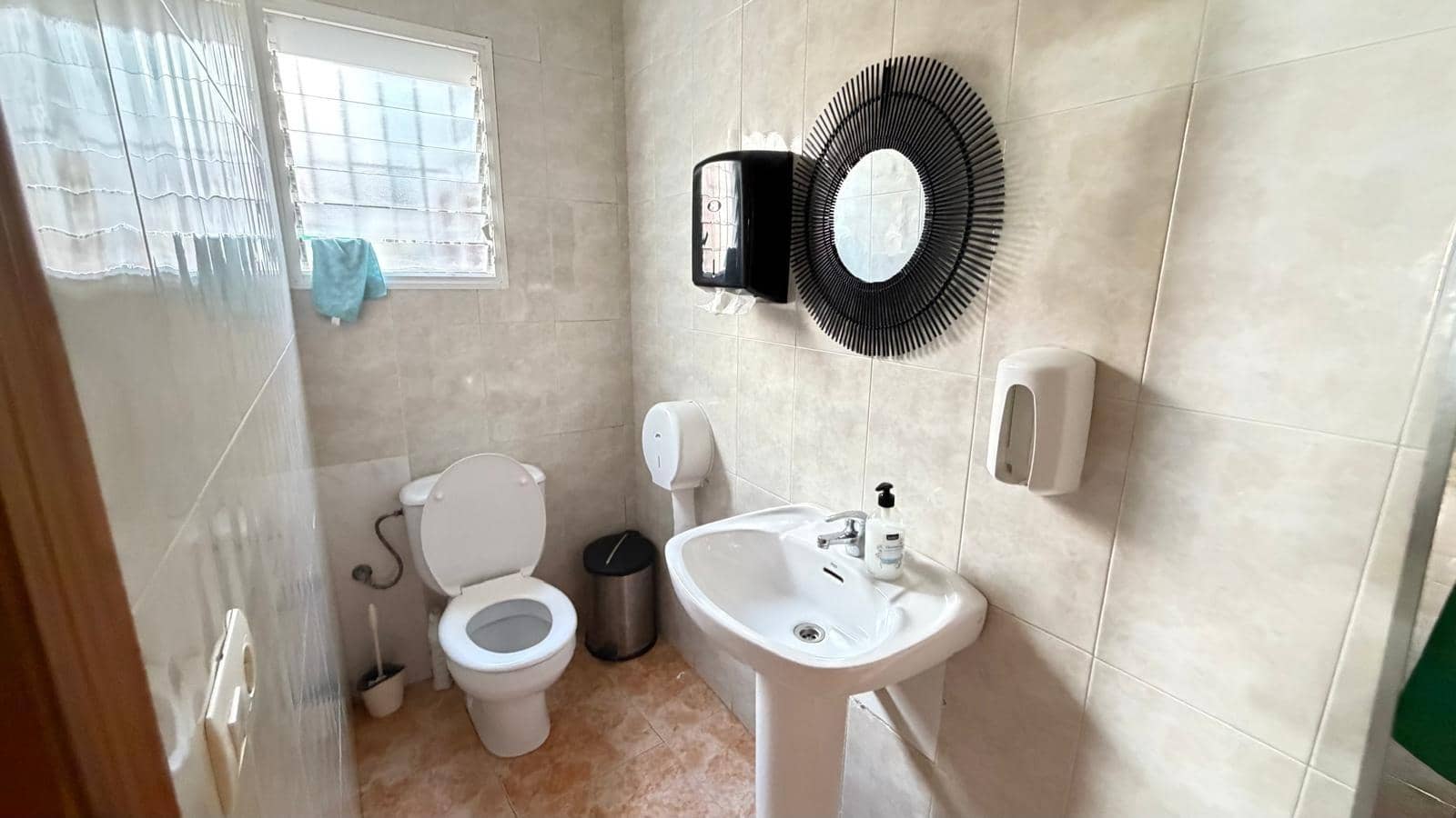 Business for sale in Torrevieja - € 28,000 (Ref: 9940017)