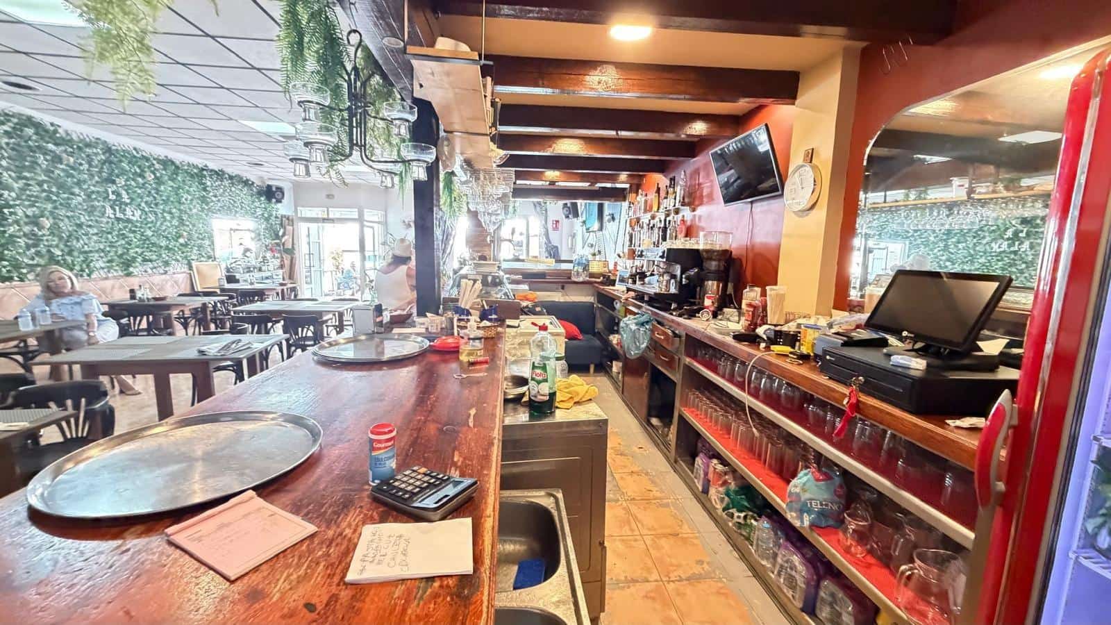 Business for sale in Torrevieja - € 28,000 (Ref: 9940017)