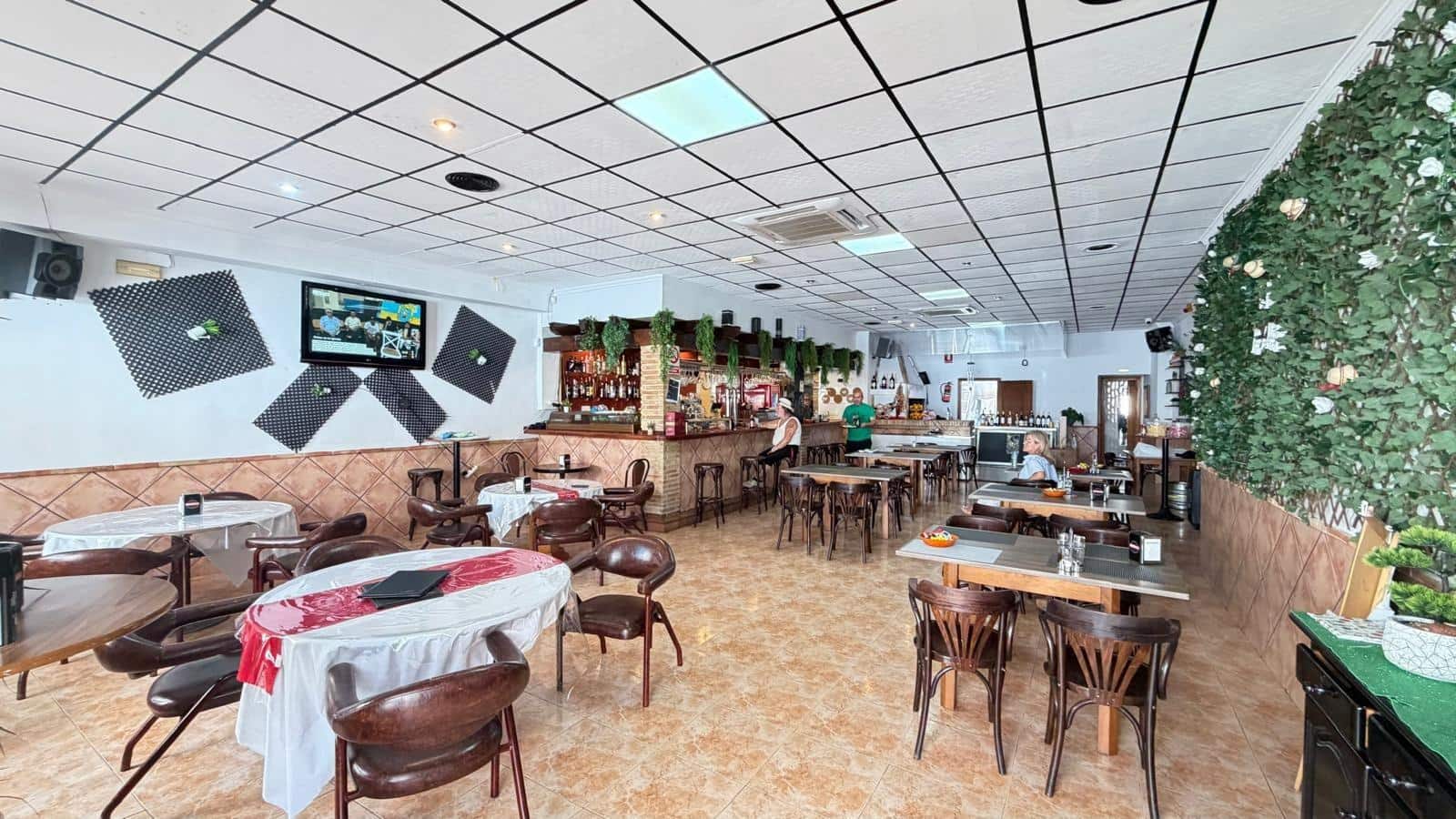 Business for sale in Torrevieja - € 28,000 (Ref: 9940017)