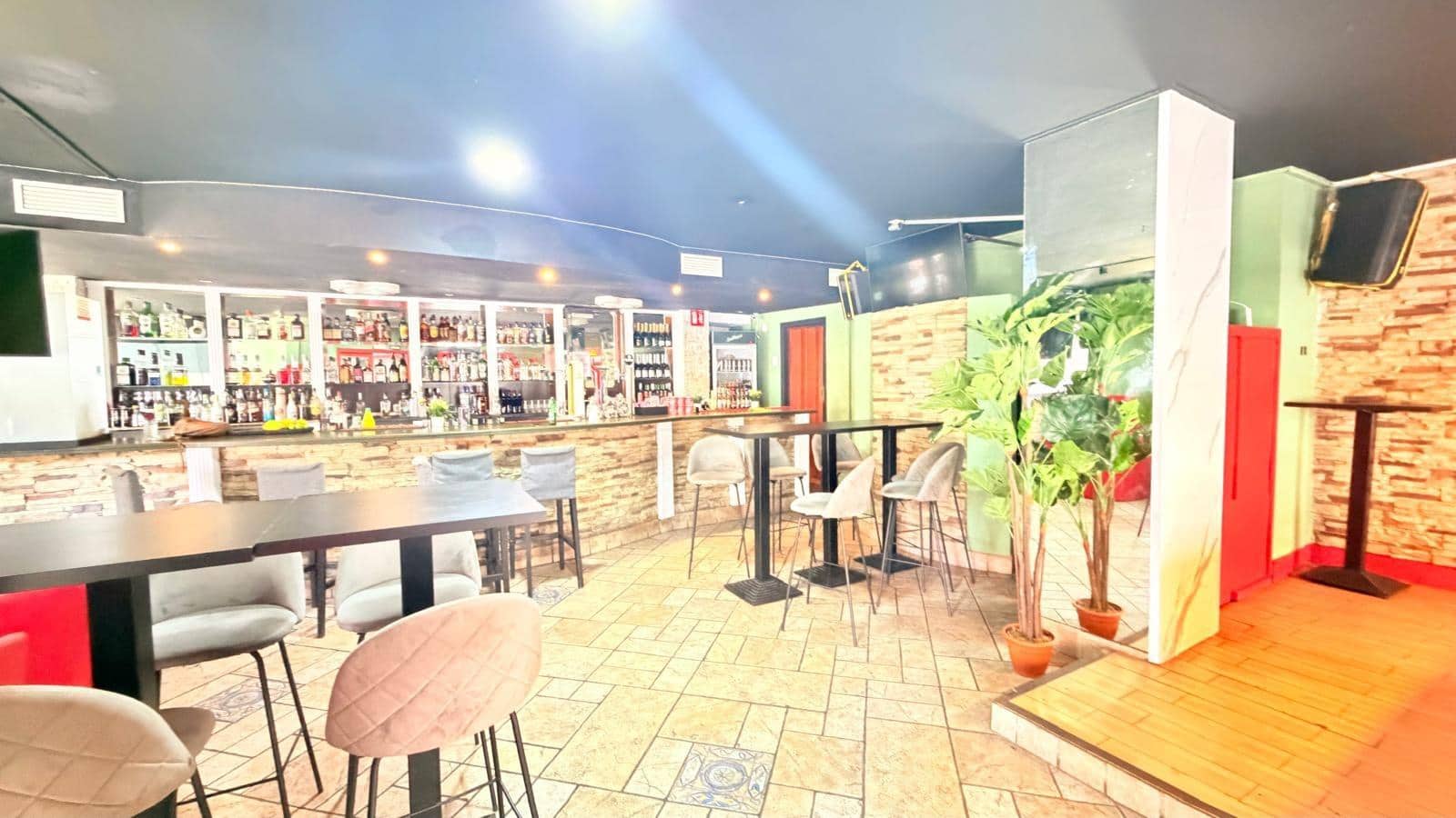 Erhverv til leje i Torrevieja - € 600 (Ref: 9959835)