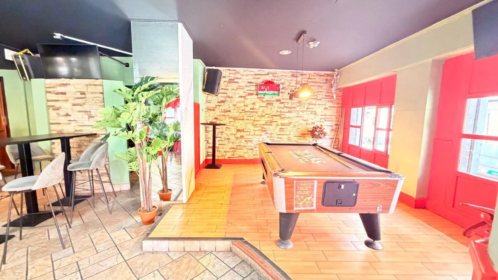 Erhverv til leje i Torrevieja - € 600 (Ref: 9959835)