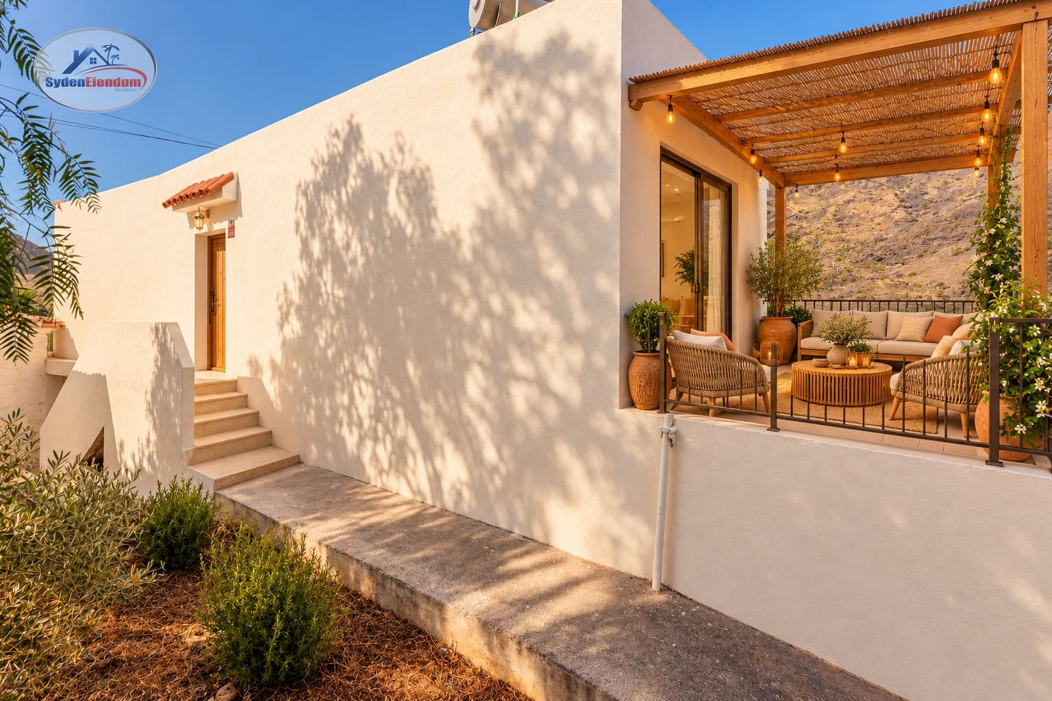 4 bedroom Terraced Villa for sale in Mogan with garage - € 445,000 (Ref: 10136502)