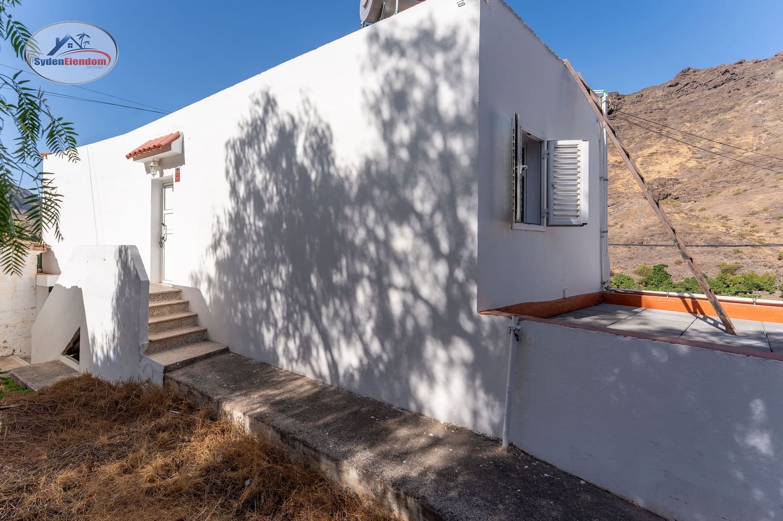 4 bedroom Terraced Villa for sale in Mogan with garage - € 445,000 (Ref: 10136502)